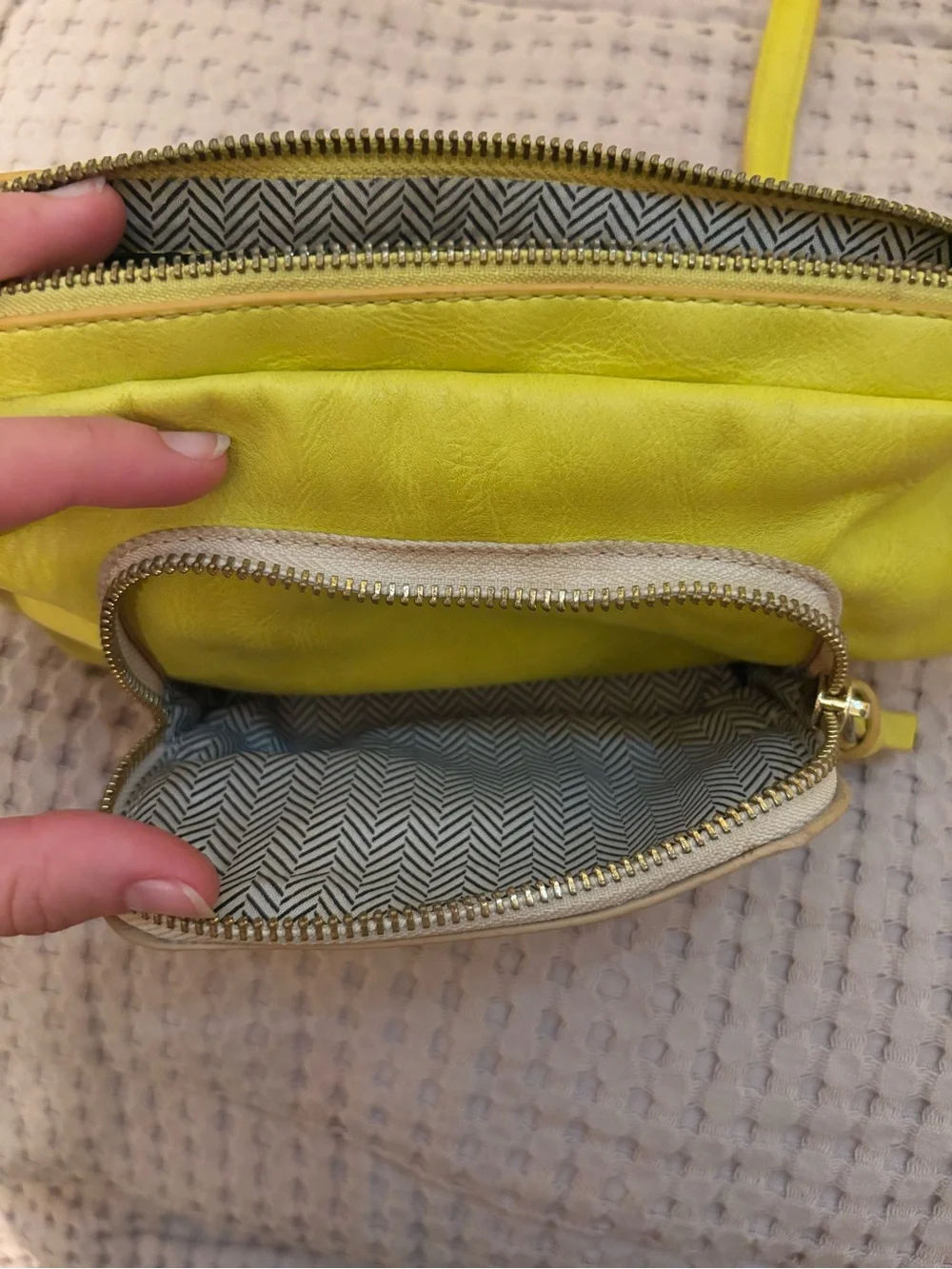 Steve Madden yellow crossbody